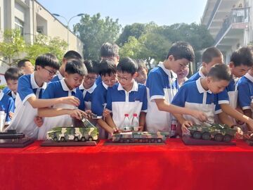 强国种子播撒校园 自贡2026全民国防教育月正式启动