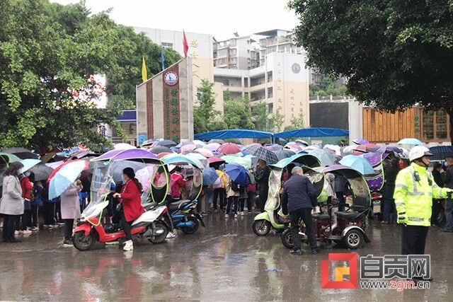 勸導(dǎo)車輛.jpg