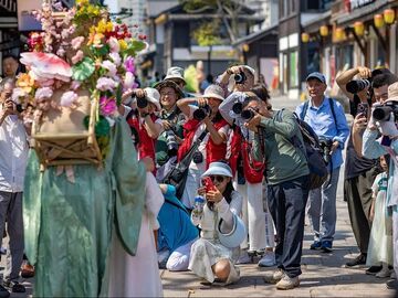 镜头定格国风雅韵 80名摄影爱好者采风自流井老街