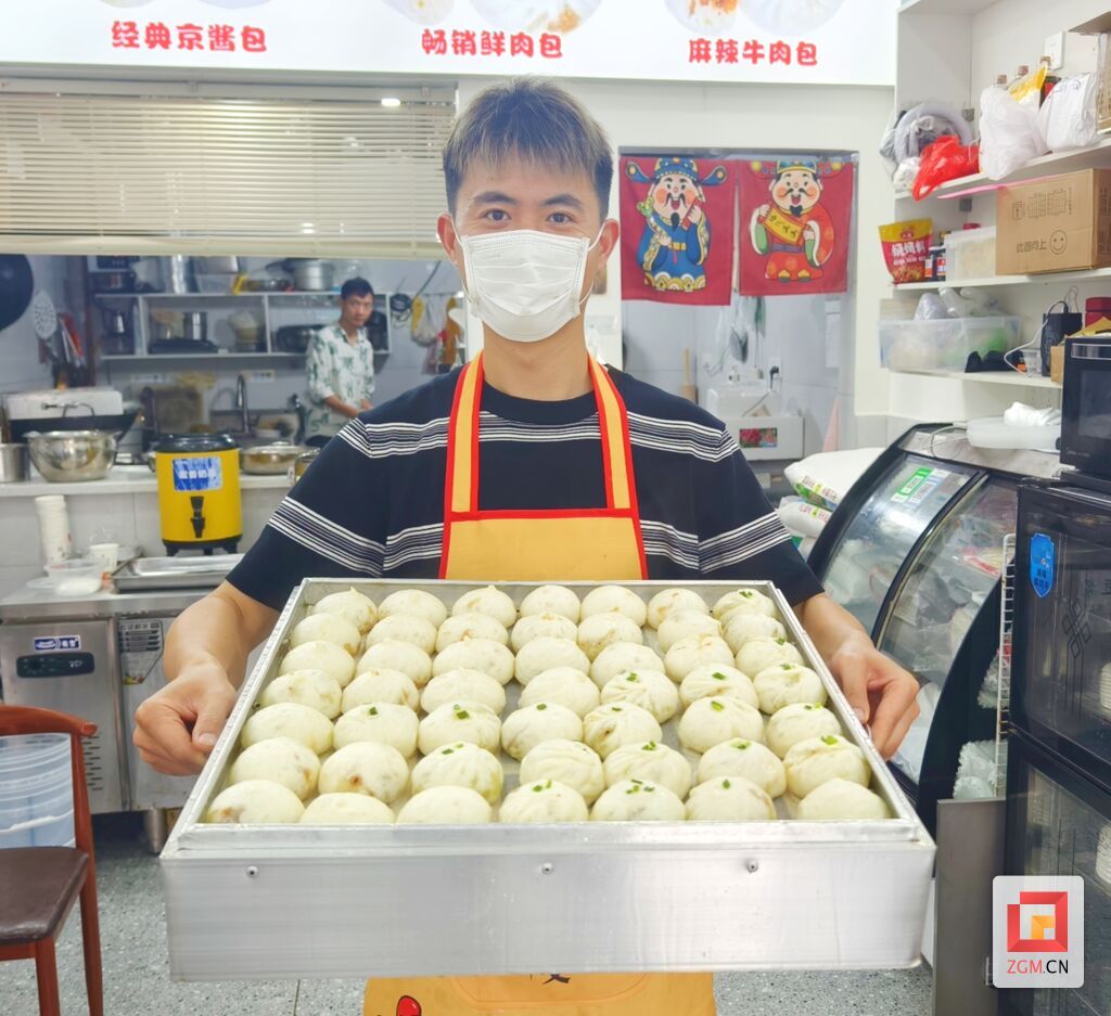 刚出笼现做小笼包.jpg