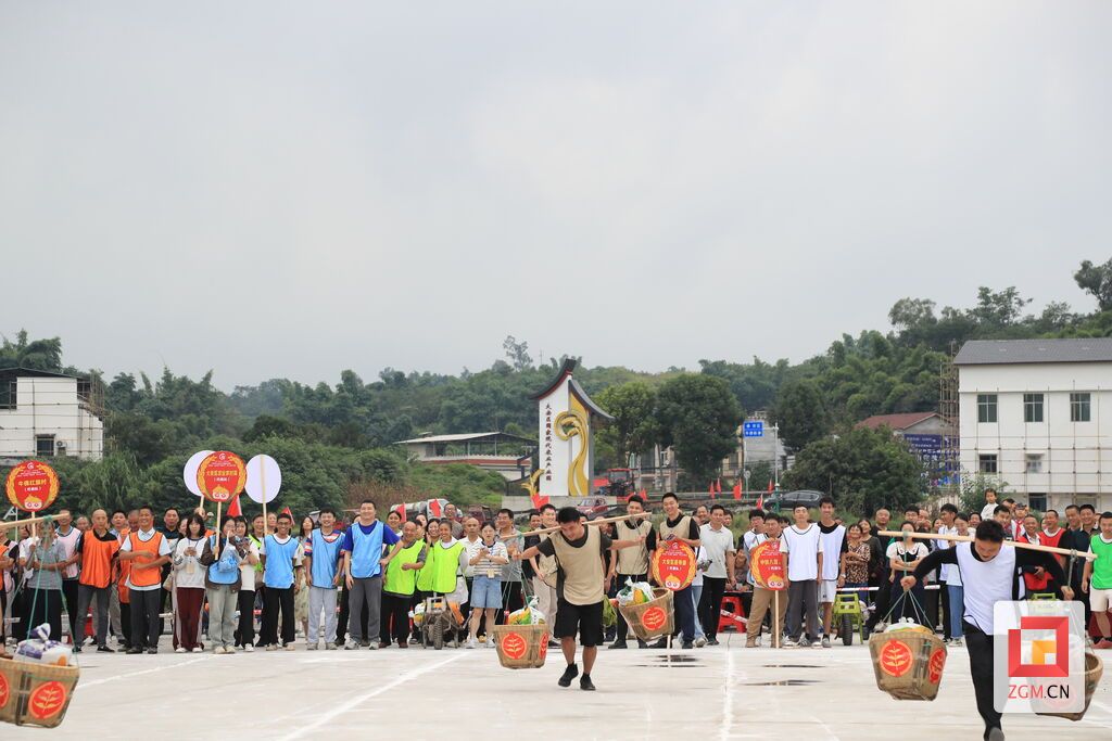 牛佛丰收季趣味运动会.JPG