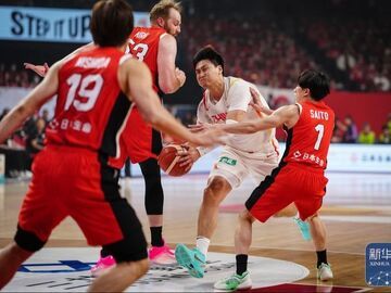 篮球世界杯预选赛，中国男篮客场逆转日本男篮