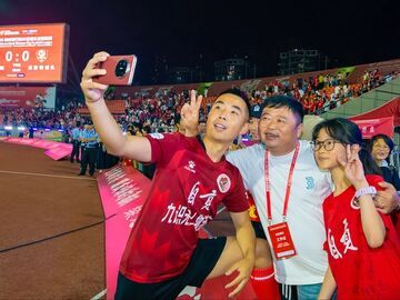 绿茵鏖战守主场！自贡队战平领头羊续写不败传奇