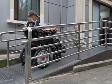 绵阳：从坡道到按键，读懂一座城市的适老刻度