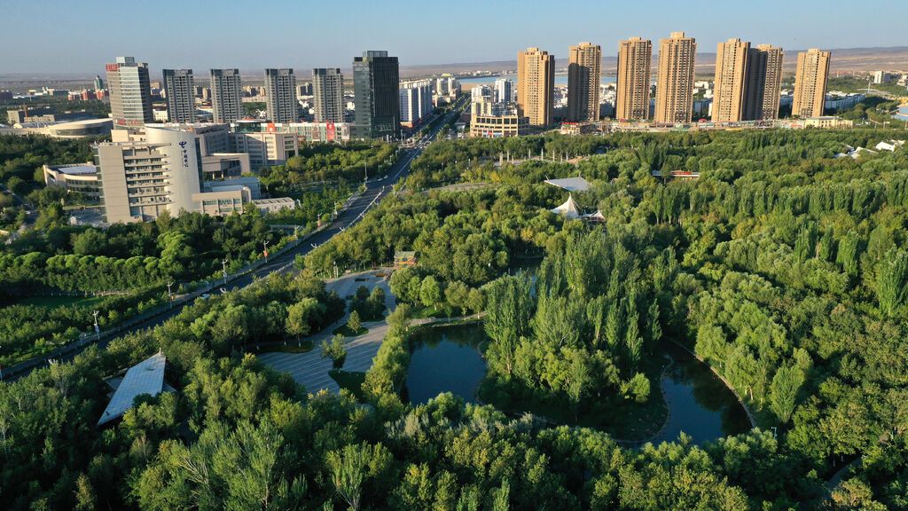 图：克拉玛依市新貌。图片由克拉玛依日报社提供。