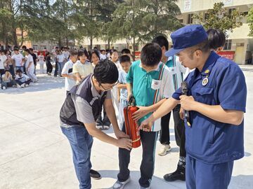 家长师生同上一堂“安全课” 观山镇聚力守护校园平安