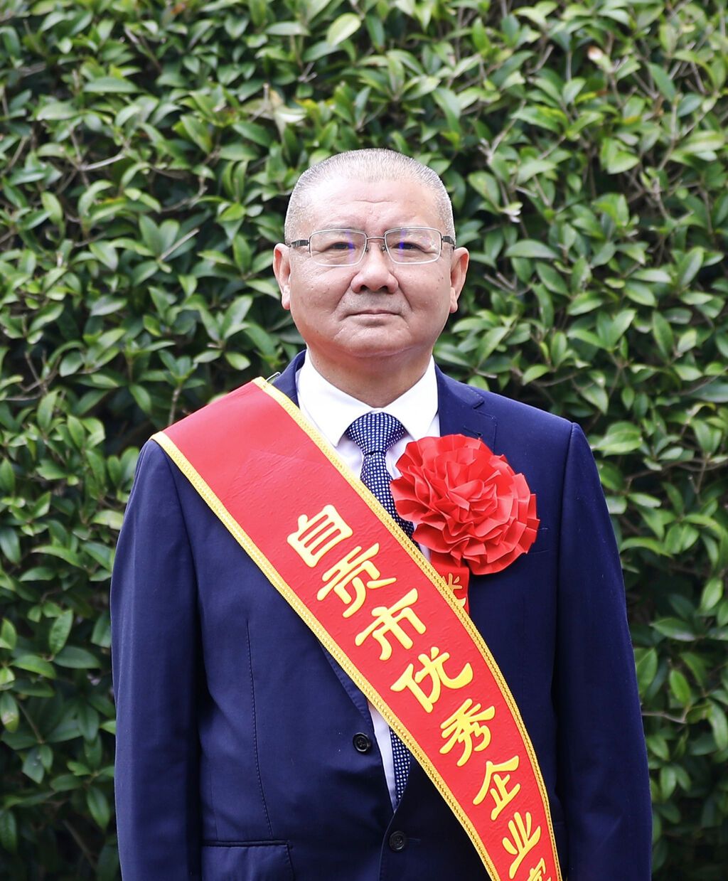 余龙.jpg