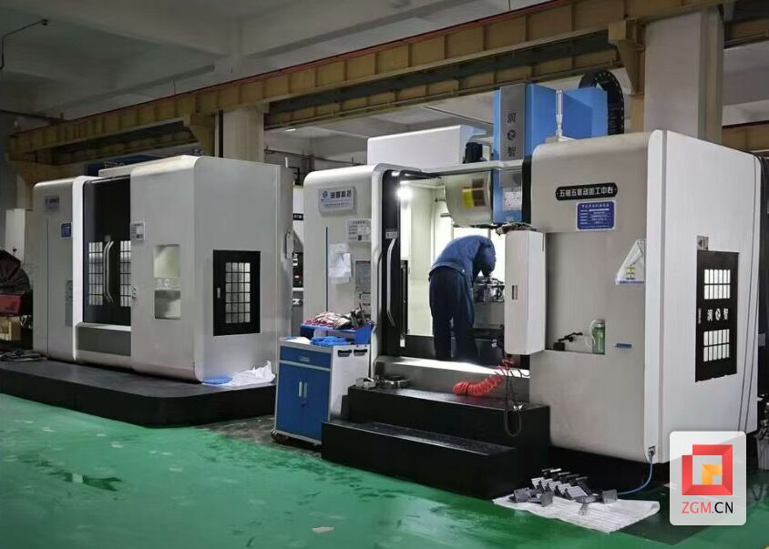 四川东方龙源动力设备有限公司五轴五联动加工中心.jpg