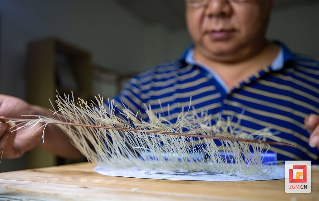 3.编织竹丝.jpg