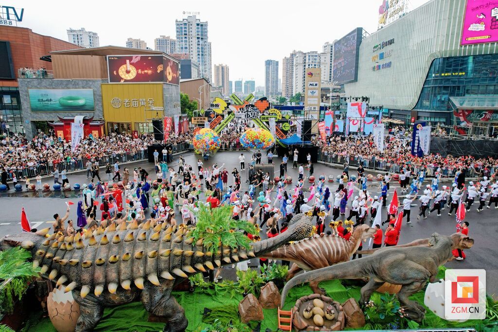恐龙巡游3(宣传部).jpg