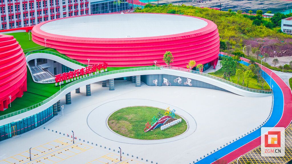 力与美的结合 记者 宋姿熠 摄.jpg