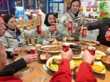 广安：年夜饭“摆”在了岗位上