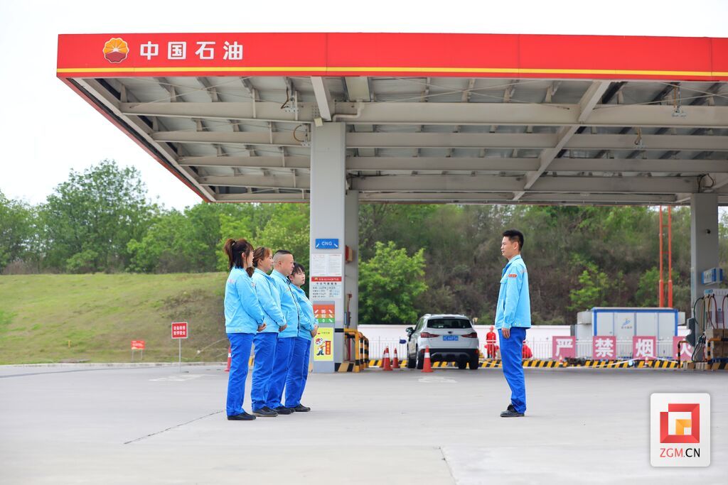 5ceb08eef45c36fa720190eedae3c0f.jpg