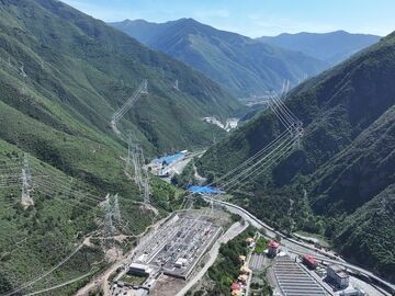 迎战用电高峰！四川电网13项迎峰度夏保供重点工程全部投运