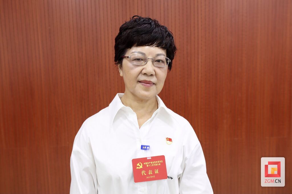 唐玲