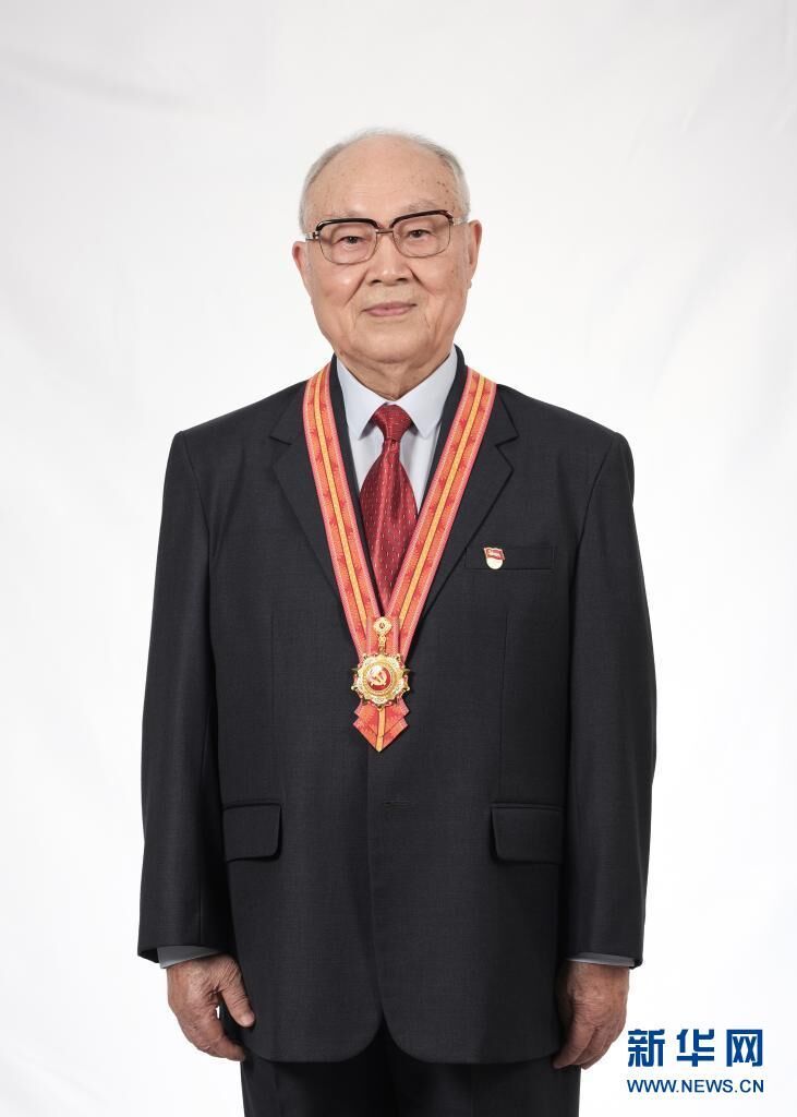 这是吕其明肖像（6月28日摄）。新华社记者 李贺 摄