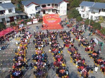 新春走基层丨巴中：冬日暖阳里的团圆饭