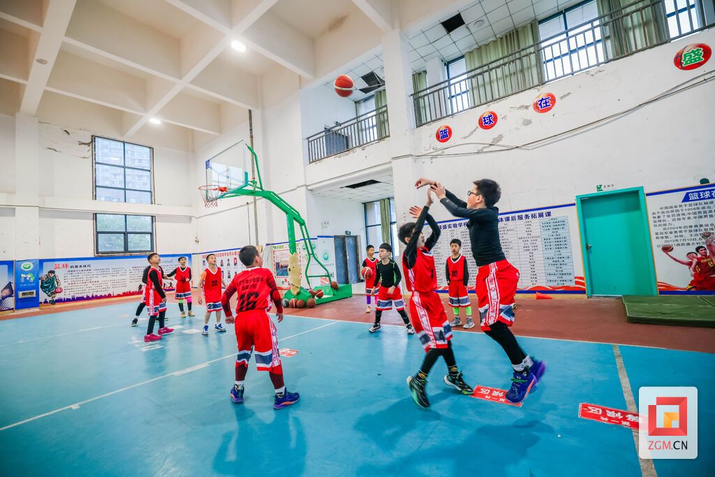 气氛热烈 记者 宋姿熠 摄.jpg