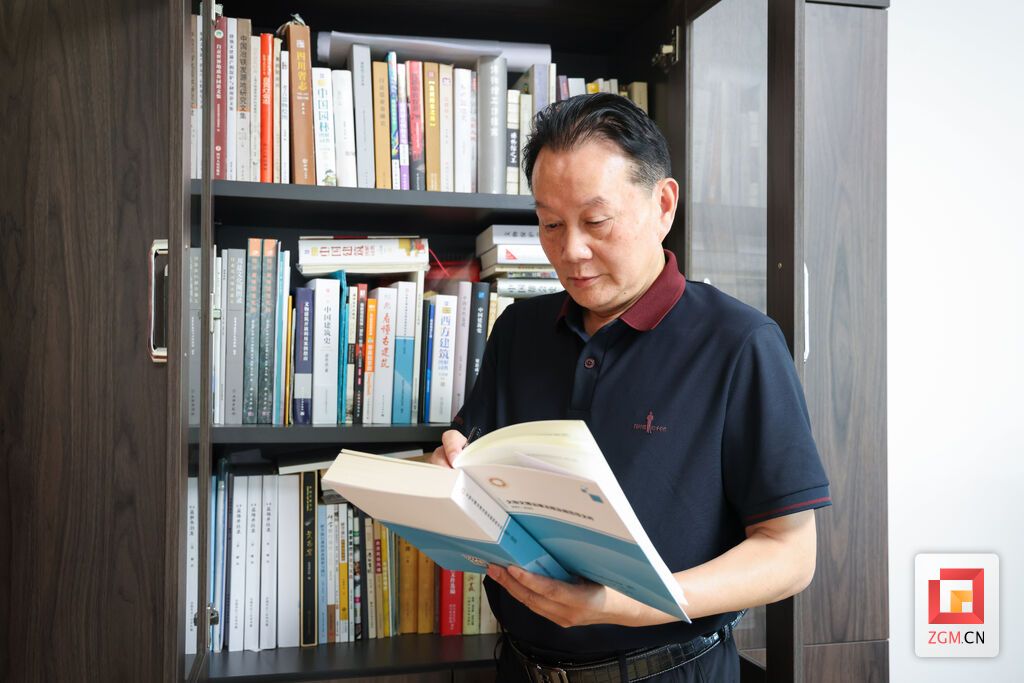 李玉近照 记者 周馨钰摄.jpg