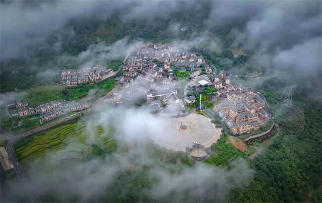 俯瞰西昌市海南街道白廟村。沙馬爾哈供圖