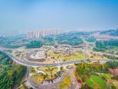 流光湖公园蜿蜒碧水