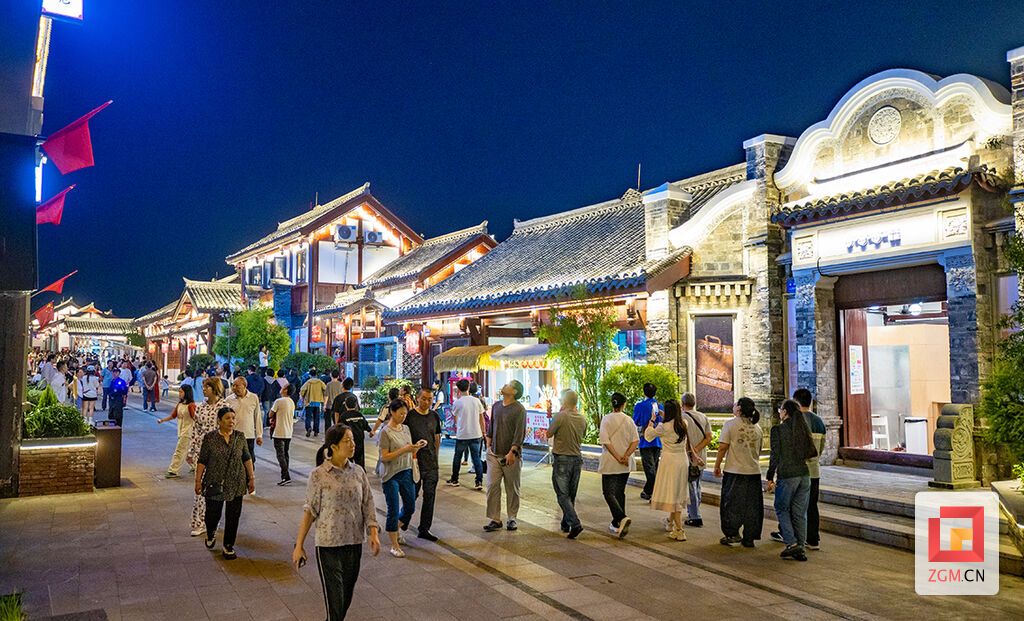 老街古色古香 记者 叶卫东 摄.jpg