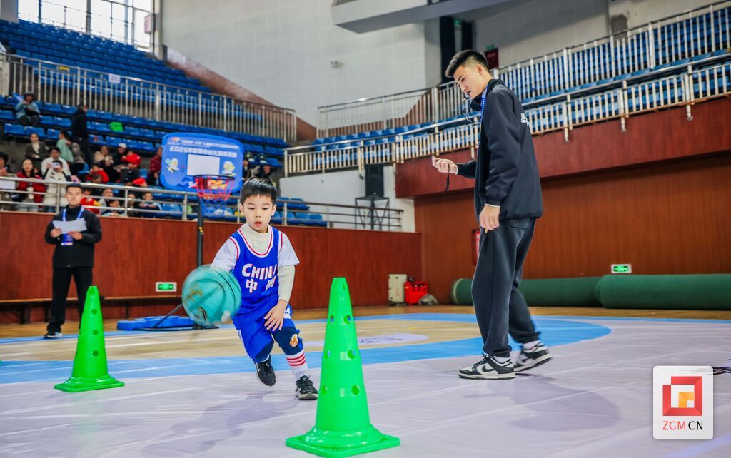 运球 记者 宋姿熠 摄.jpg