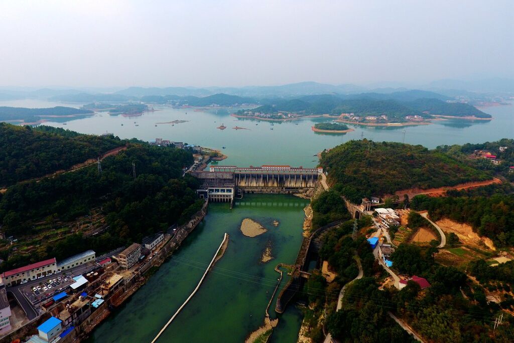 风景如画的双峰溪口库区（双峰县委宣传部供图）