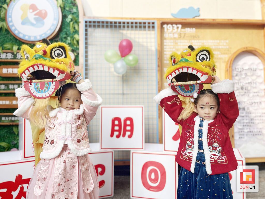 自流井區(qū)第一幼兒園學生體驗傳統(tǒng)文化.jpg