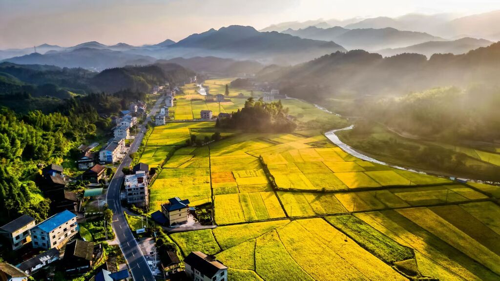 通道侗族自治县双江镇向晖村风景美如画（尹序平 摄）.jpg