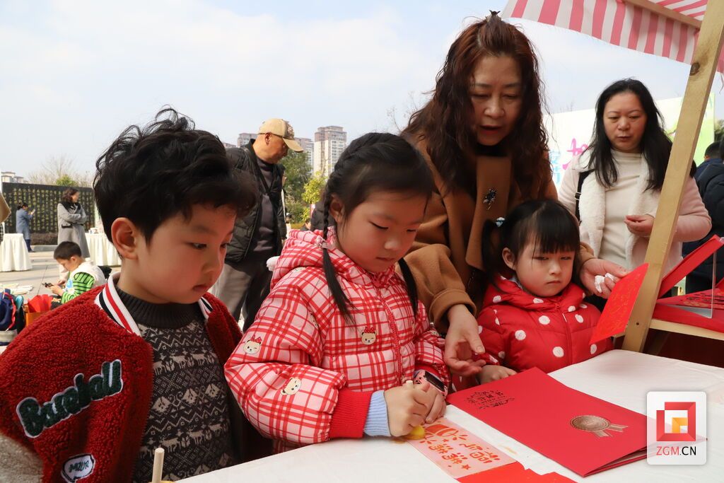 非遗拓印画 记者 陈凡逸 摄.JPG