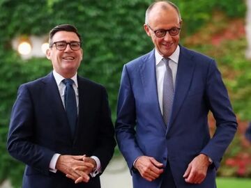 德国总理默茨会见英国首相伯纳姆 两国友好条约正式生效