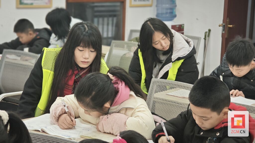 大灣社區(qū)關(guān)工委:聚力舉辦寒假公益課堂 讓孩子們有處可“趣”.jpg