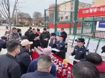 国务院新闻办举行“新征程上的奋斗者”中外记者见面会
