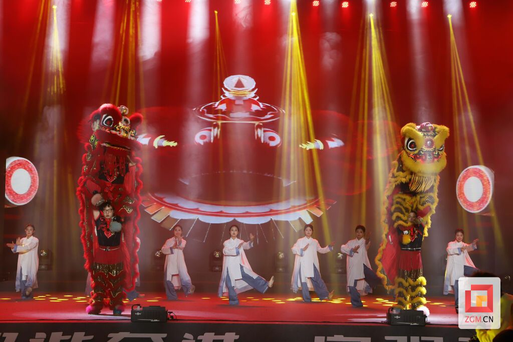 创意舞蹈 记者  陈凡逸 摄.JPG