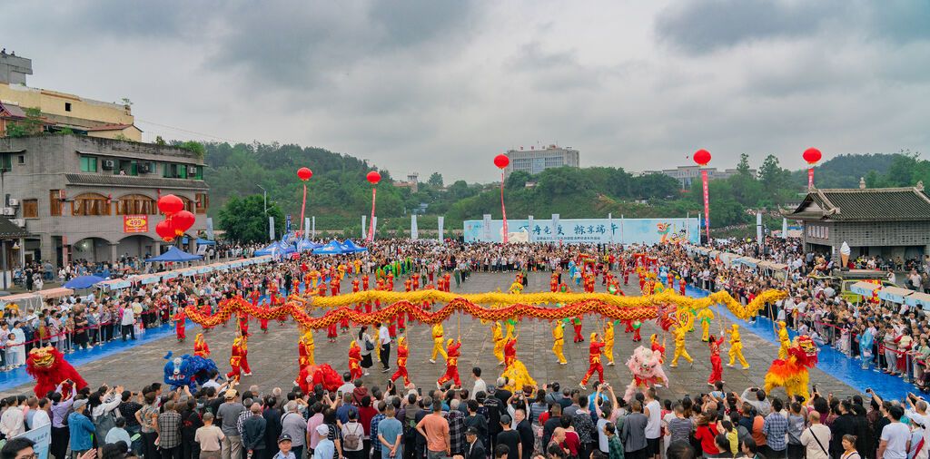 5.李红英《盛世欢歌》.jpg