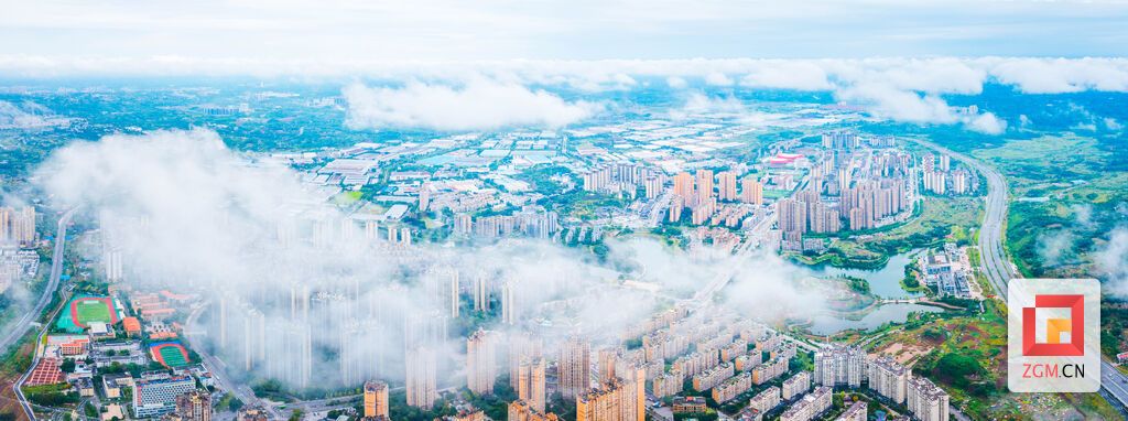 雨霽云開，沿灘新城宛如翡翠嵌于天地間 記者 宋姿熠 攝.jpg