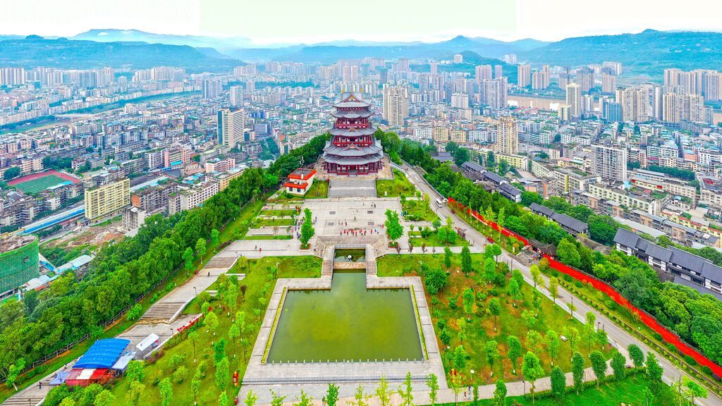 巴中市南龛公园。巴中日报全媒体记者 杨继波 摄