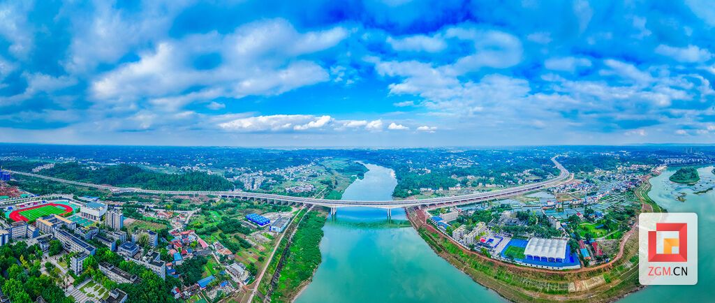 福源灏特大桥如钢铁长龙横跨江面 记者 宋姿熠 摄.jpg