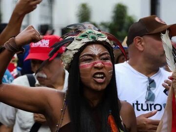 委内瑞拉持续举行抗议游行 要求美国释放马杜罗夫妇