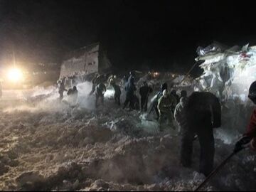 俄罗斯北高加索山脉一峡谷发生雪崩 11名登山者遇难