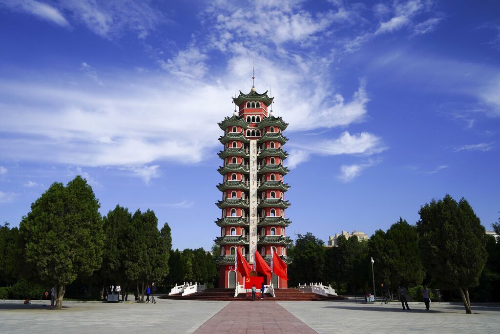 图为 红军三大主力会师塔 王鹏程 摄