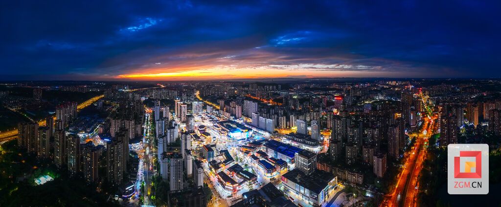 夕阳给华商披上橙装 记者宋姿熠 摄.jpg