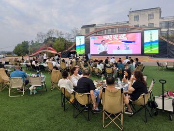 青龙湖畔看“川超”，共享美食与激情！