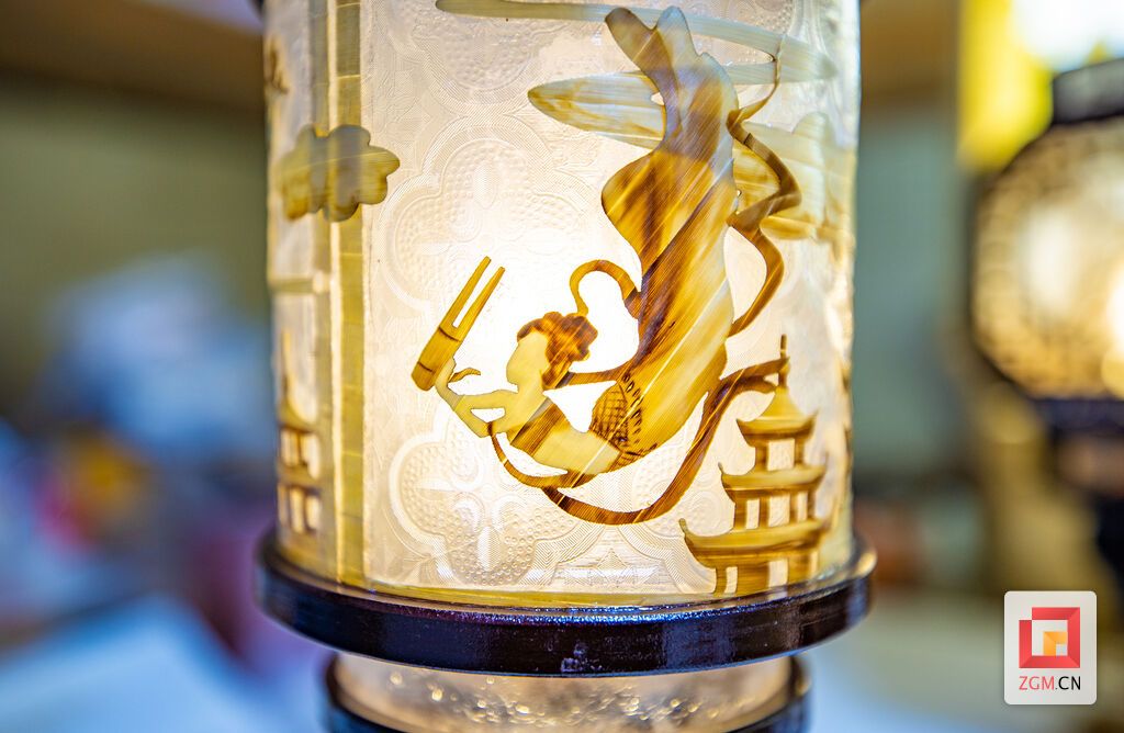 8.制作出的宫灯 记者 叶卫东 摄.jpg