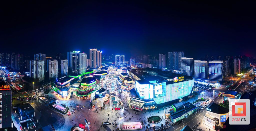 灯火汇聚成一片流光溢彩的海洋 记者宋姿熠 摄.jpg