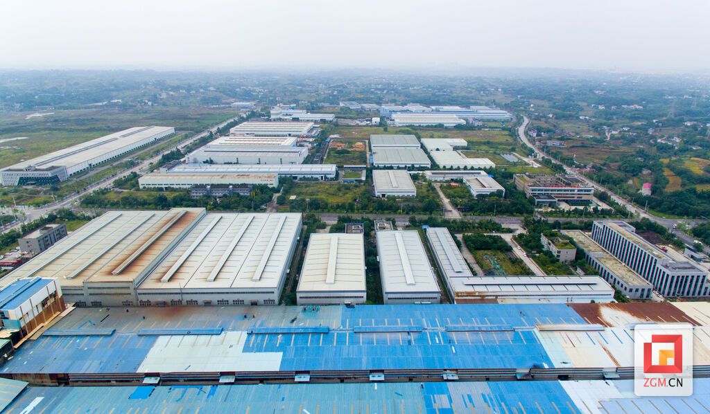 △我市以园区建设为项目赋能，已建设拥有7大工业园区，正加快建设灯饰照明、食品加工等一批特色产业园区。图为鸟瞰沿滩高新技术产业园区。