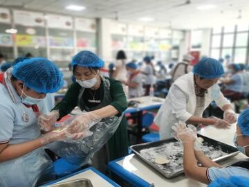高新区“迎双节·庆国庆”暖心关爱活动惠及460余名少年儿童