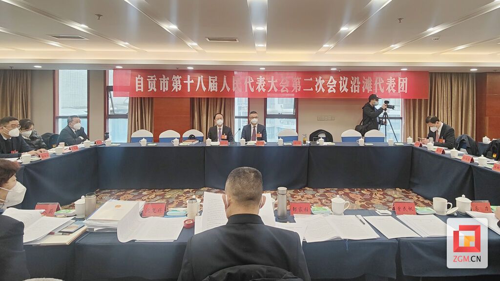 沿灘.jpg