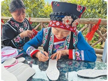 央媒看四川丨文艺扎进泥土 在乡村诗意栖居